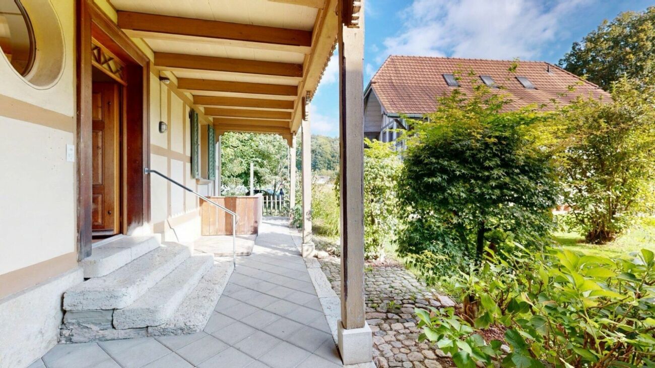 Virtueller Rundgang 8.5-Zimmer-Wohnung mit Gewölbekeller